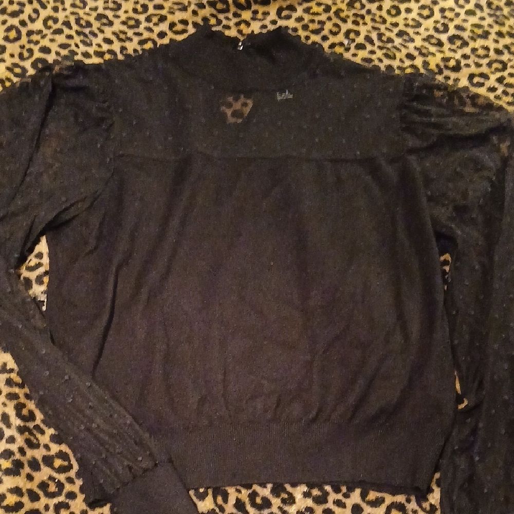 Forever 21 Lightweight Sweater With Semi Sheer Sleeves And Upper Chest Size Med